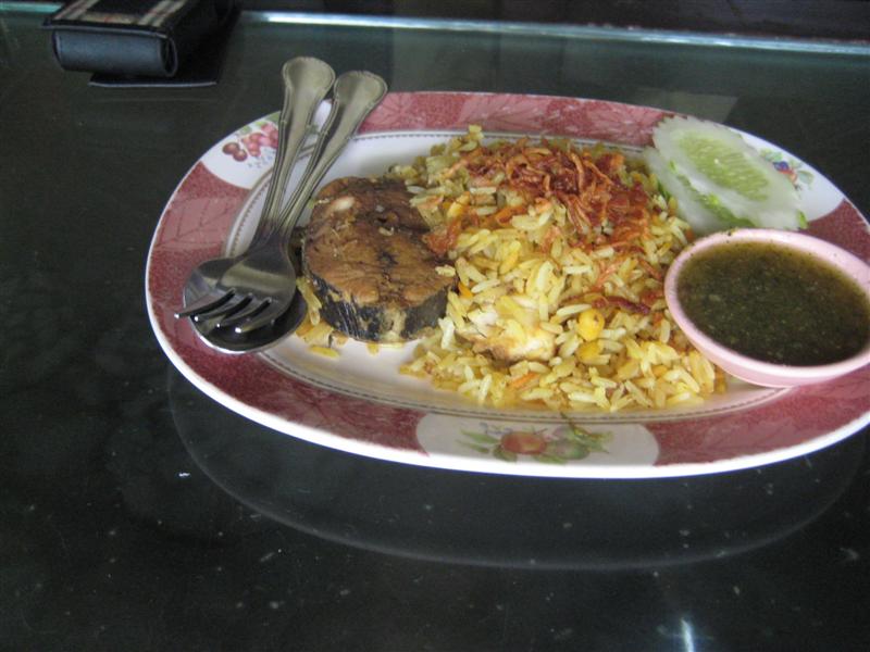 ข้าวหมกปลาครับ เชิญทานด้วยกันเลย