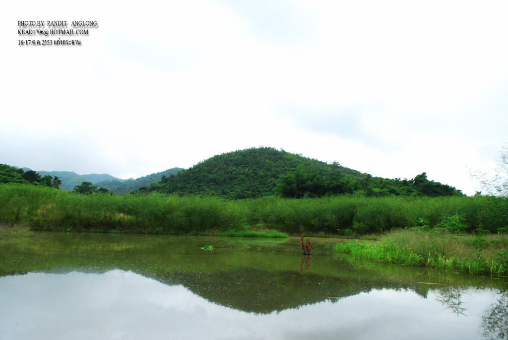 ไปแก่งวันฝนตกชุมฉ่ำไปทั้งตัวพอว่างจากงาน....ฝนดันมาตกทั้งวัน...นึกว่าจะไม่ได้ไปแล้ว..
ฟ้ามืดทุกทิศท