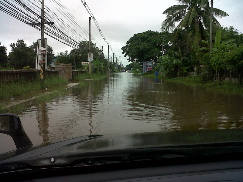 ตื่นเช้าวันอาทิตย์ หิวจังเลยฝนก็ตกทั้งคืน :sad: