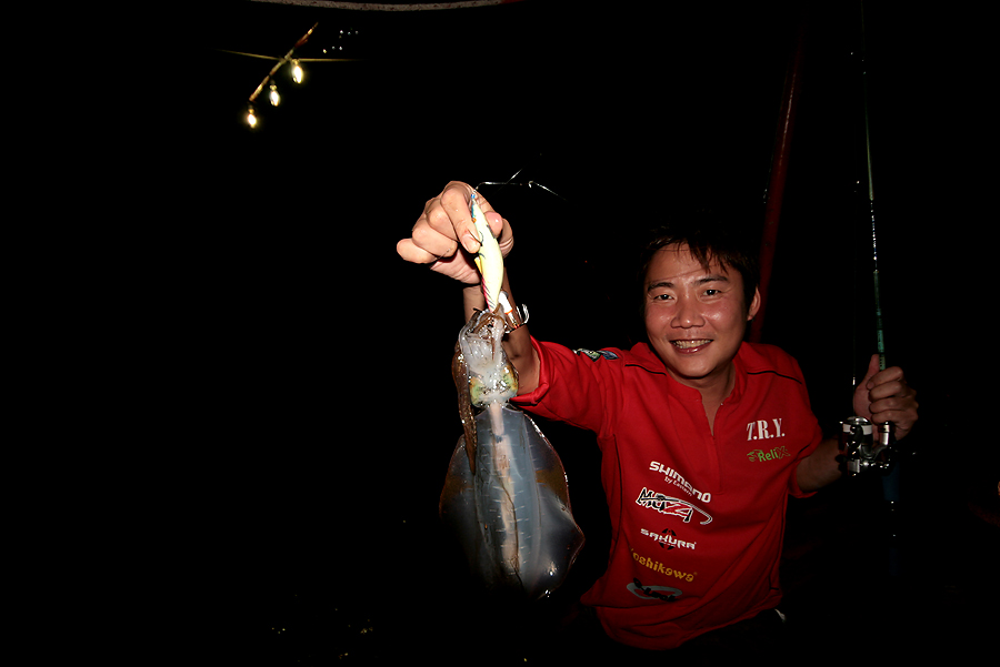 
 [b]  จัดปาย   หมึกหอม

  ได้ยินเสียงแว่