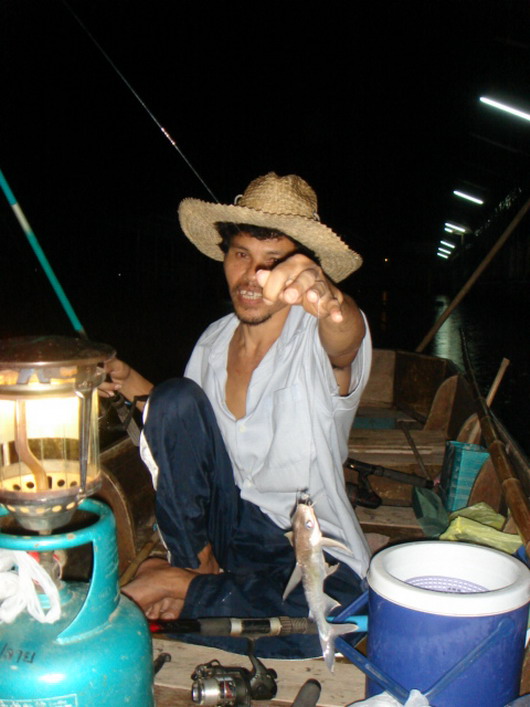 เป็นปลากดไซด์กำลังดีครับ.

 :love: :grin: :love: