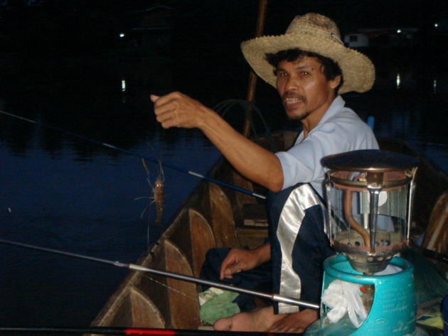 ก่อนฟ้าสว่างก็มีกุ้งมาฉวยเบ็ดครับ.

      :love: :grin: :love: