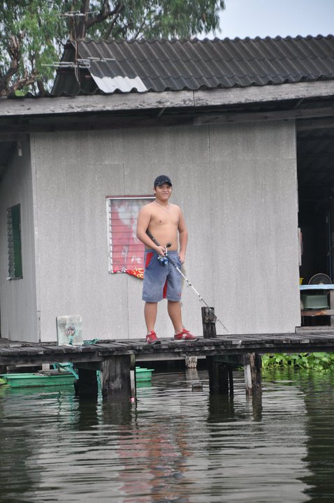 ตาคนนี้ก้อไปพกดวงมาจากไหนก้อไม่รู้ตีงัยก้อกิน เปลียนมาตีอีกฝั่งก้อกินคามือ เสร็จตูแน่