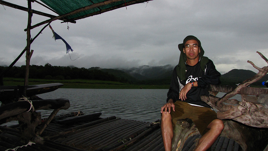 
     แล้วฝนก็เทจนถ่ายอะไรไม่ได้  เรากลับลงมาหาตีปลาตามป่ากันต่ออีกนิดนึง   :love: :love: :love: