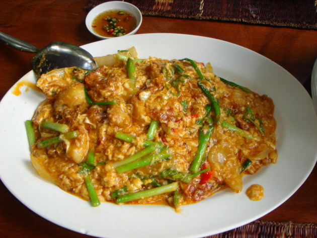ปูนิ่มผัดผงกระหรี่.

 :love: :grin: :love: