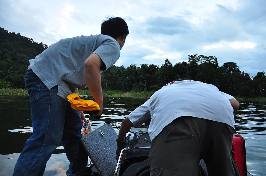 จอดเรือได้เจอปลาจิบเลย คันเบ็ดอยู่ไหนว่ะเนี่ยยยยยยยยยย :grin: :grin: :grin: