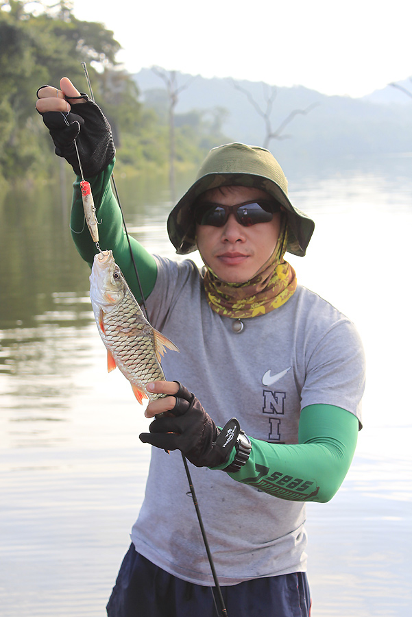  แหม่นาน ๆ จะได้นั่งเรือเล่นสักที ขอแบบหล่อ ๆ เลย  :grin: