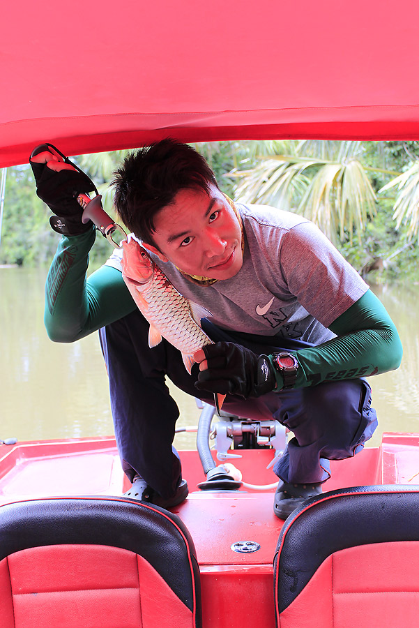 นาน ๆ จะได้ตัวสักทีขอหลายภาพหน่อย  :gr