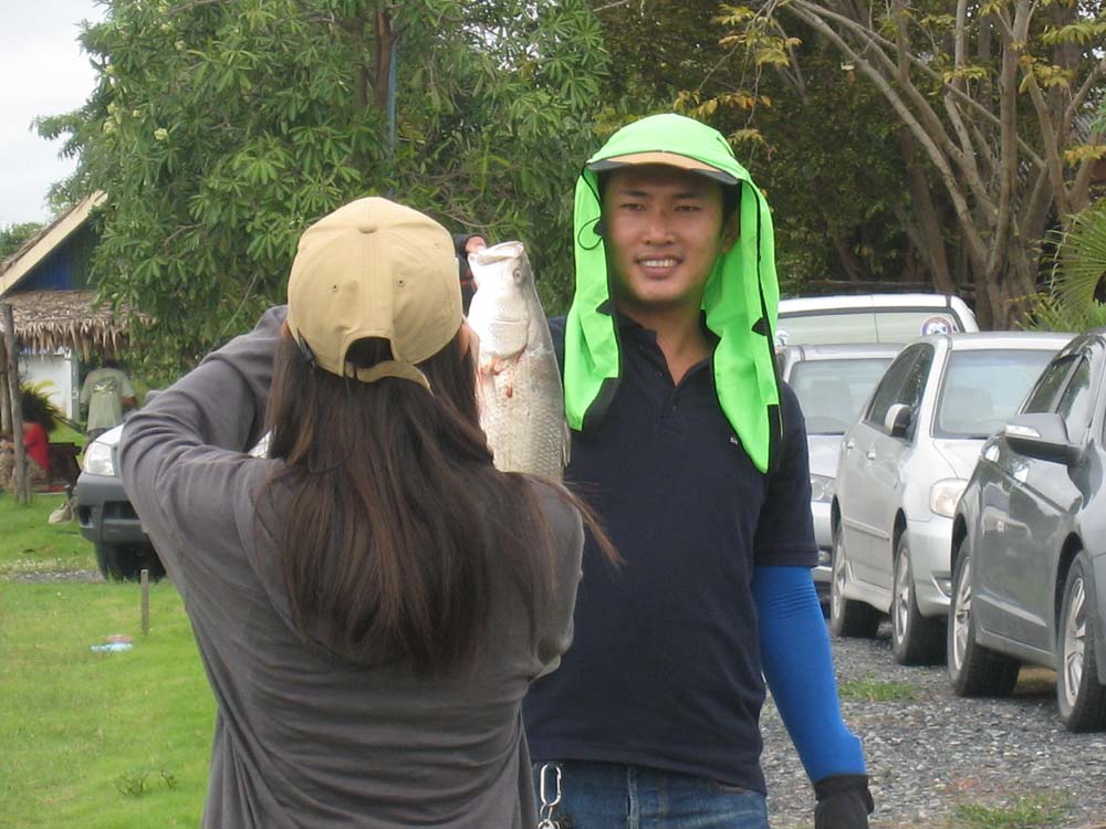 


ถ่าย...รูป...ไว้...เป็น..ที่ระลึก.........


ปลา...กิน...ตลอด...ก็...สนุก...แบบ...นี้..ละ..