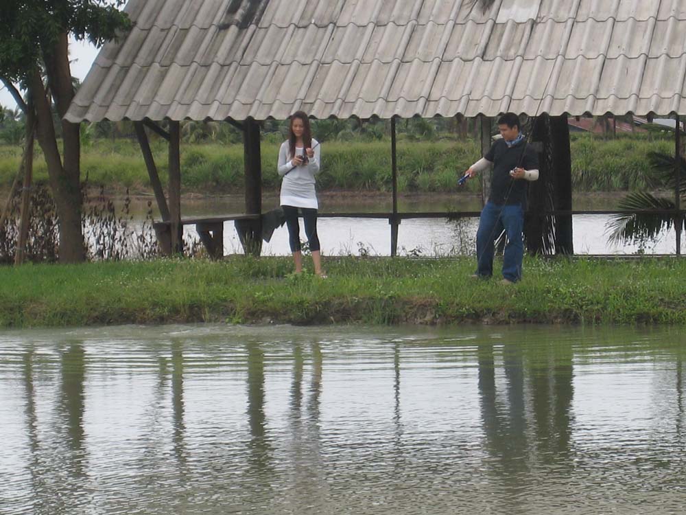 

ด้านนี้...คราวที่แล้ว   .............


น้องผู้หญิงเขา....โดน...ปลาลากสายยาวๆ......ใช้นิ้วกดส