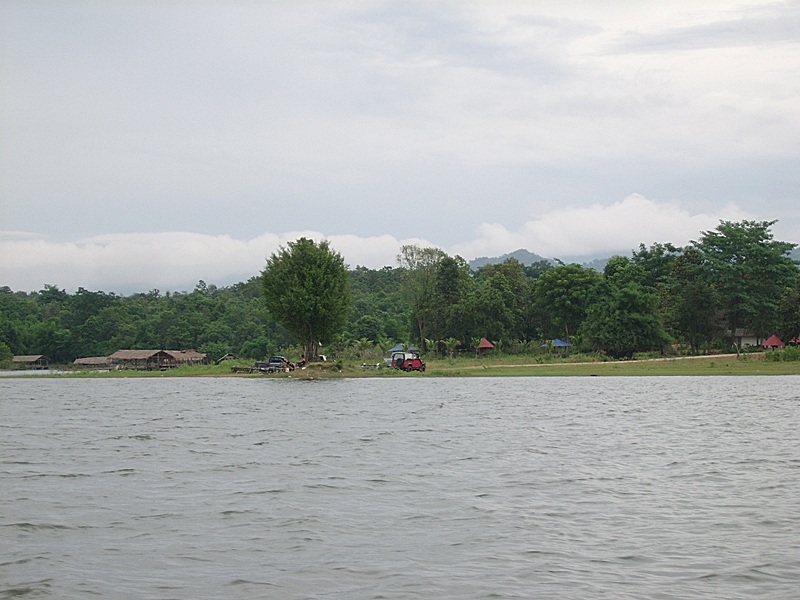 เห็นท่าเรือละครับ :grin:แต่ในเรือที่มา