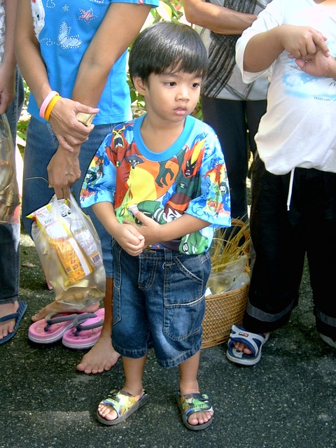 เด็กๆตื่นเเต่เช้ามาใส่ข้าวต้มหาง

 :smile: :smile: :smile: :smile: :smile: