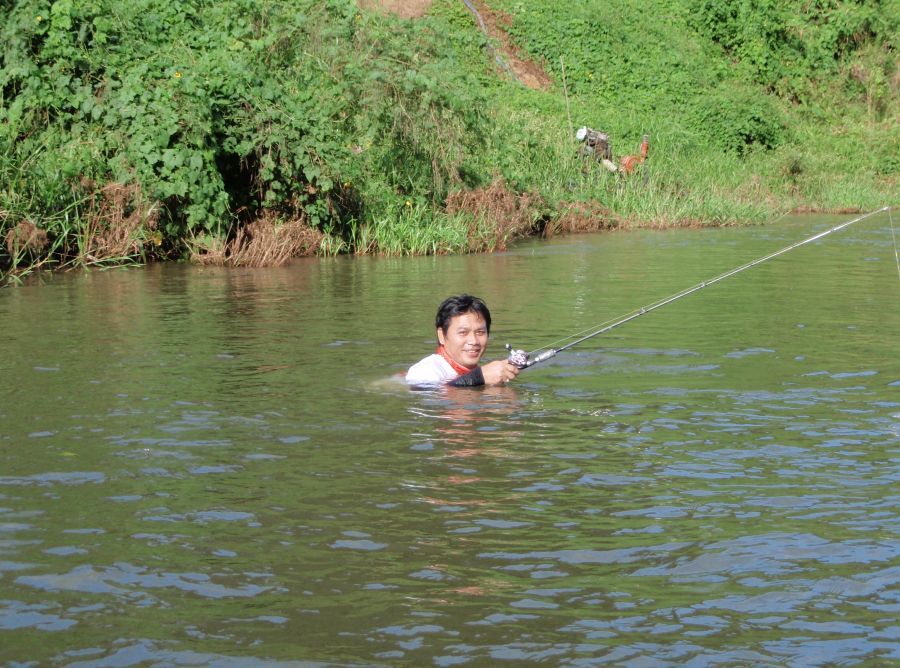 สงสัยน้าชู ถือโอกาส เล่นน้ำแก่งเลยครับ :laughing: :laughing: :laughing: :laughing: :laughing: :laugh