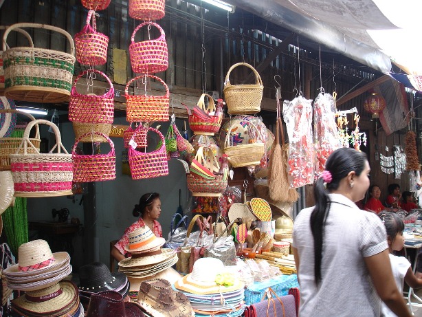 ฝีมือชาวบ้านครับ มีขายที่ตลาด