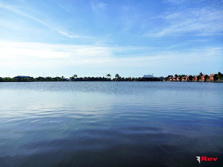 ขออนุญาตครับน้าเว่น  ตอนเช้าถ่ายสภาพอากาศวันแข่งไว้ครับ บ้านเคียงเรือท้องฟ้างามหลาย :grin: :cheer: :