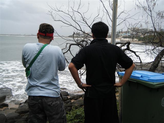 ลงจากรถถึงกับเซ็งครับ   ลมแรงมากฝนต