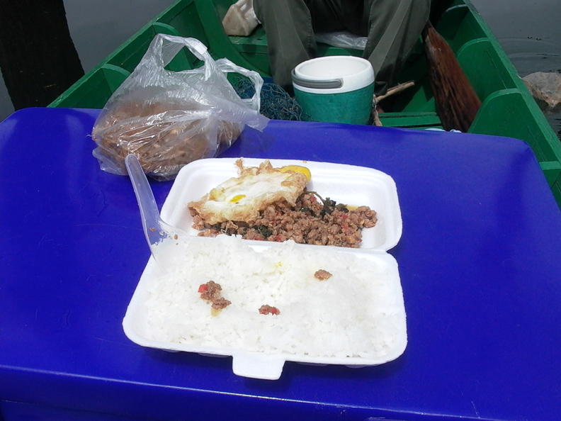 ข้าวเช้า-เที่ยงในมื้อเดียวกันครับ
 :umh: :umh: :umh: :umh: :umh: :umh: