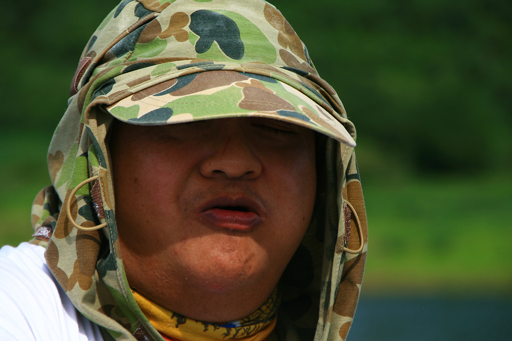  :grin: น้าใหญ่กินข้าวได้สักพักผมได้ยินเสียงพึมพำ  [b]ซวยแร๊ะตรู[/b]