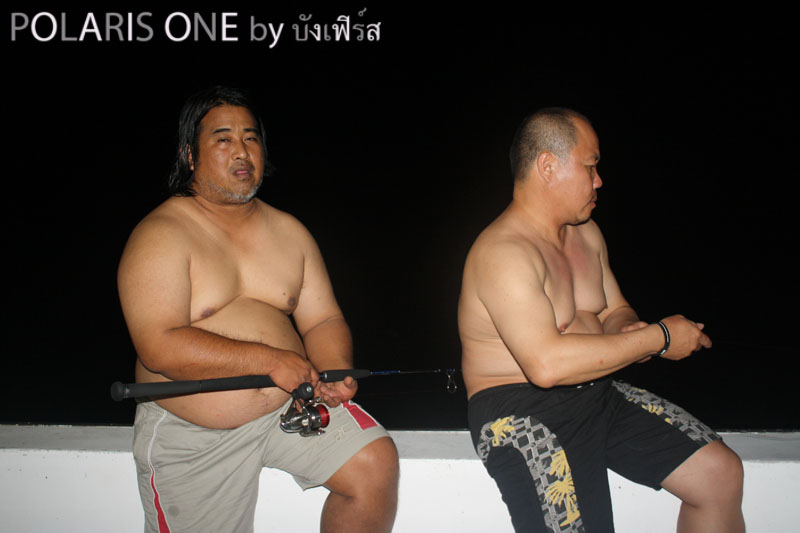ไม่หนาวกันเหรอครับ พี่น้องงงงงง :laughing: :laughing: :laughing: