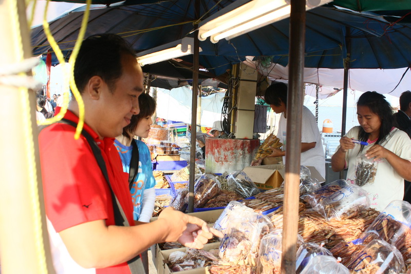 ขอเดินชมตลาดกันแป๊บนะครับ...

 :grin: :love: :love: