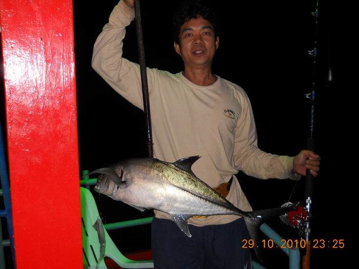  :smile:       โกนัส     ดึงม่งตาแดง  ขึ้นเรือโด