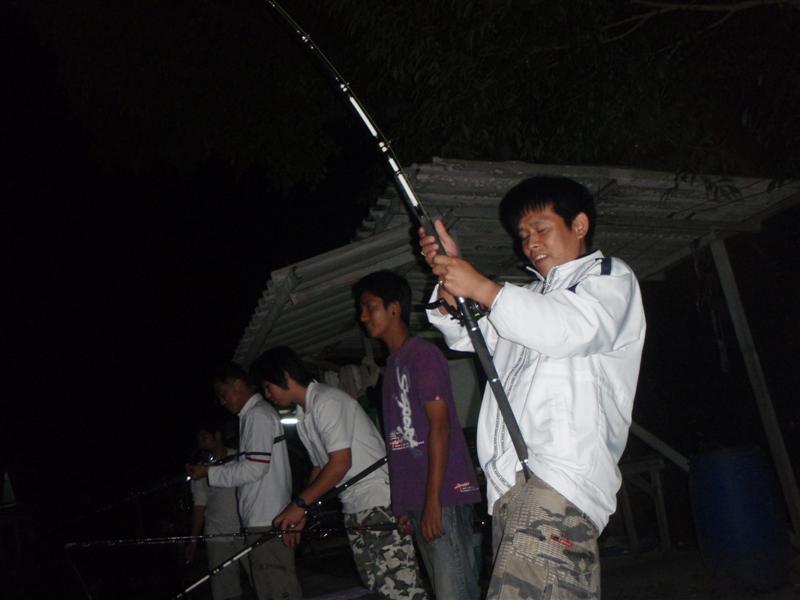 [q][i]อ้างถึง: ton fuji posted: 02-11-2553, 09:50:14[/i]

มารวมพลด้วยครับ เหงาๆ

 :cheer: :cheer