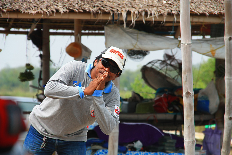เอ้า เพ่...............ตื่นมาก้อจะกลับเลยเหรอ...
ปลายังไม่ได้เลย พ่อคู๊ณ
 :laughing: :laughing: :l