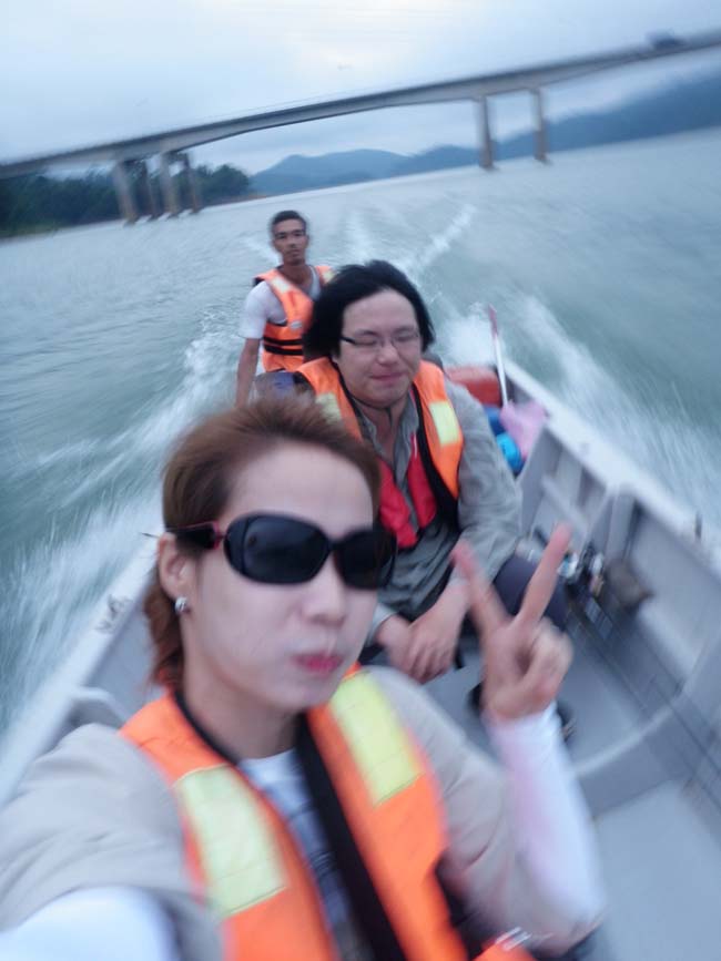 เรามาต่อด้วยภาพจากกล้องของผมละกันนะครับ พอดีว่าช่วงหลังๆผมค่อนข้างยุ่ง เลยไม่ได้มีโอกาสเอารูปจากกล้อ