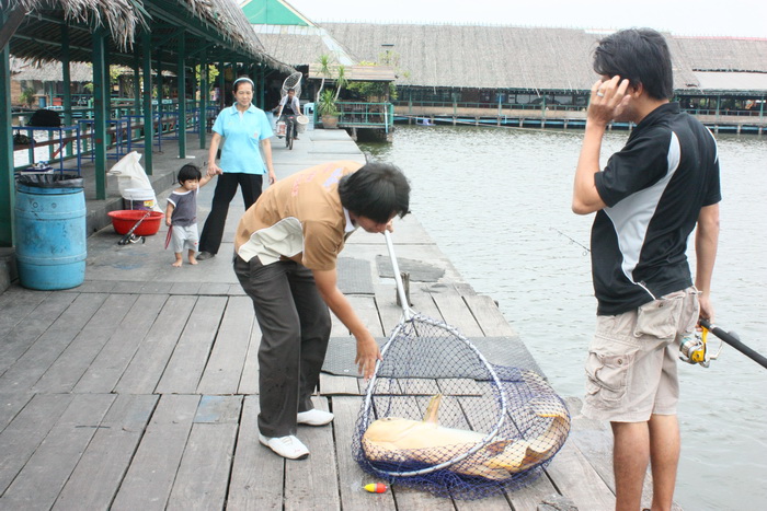 ไซส์เลยสวิงนิดนึงครับ ถึงจะไม่ใหญ่มาก โดน3-4ตัวติดก็เอาเรื่องเหมือนกันนะ
