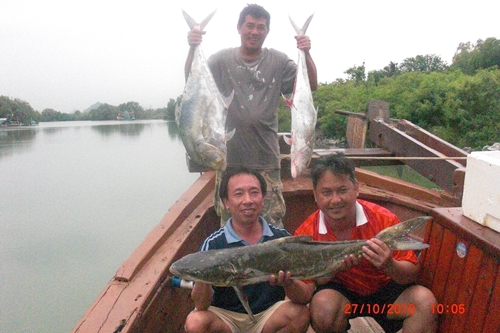 กินอิ่มก็ถ่ายรูป :grin: