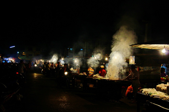 ตลาดสดยามเช้ามีของแปลก......และไม่แปลก