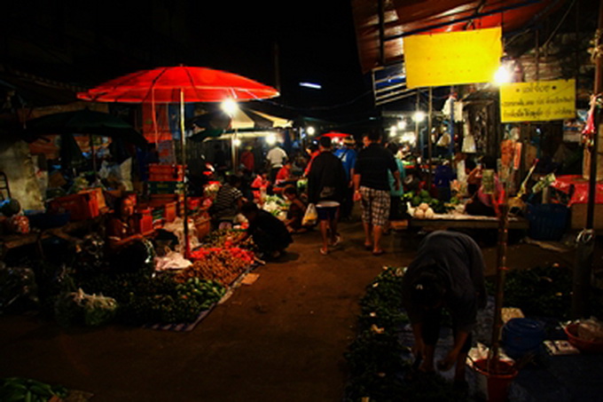 เป็นตลาดเช้าจริงๆ และก็สดจริง