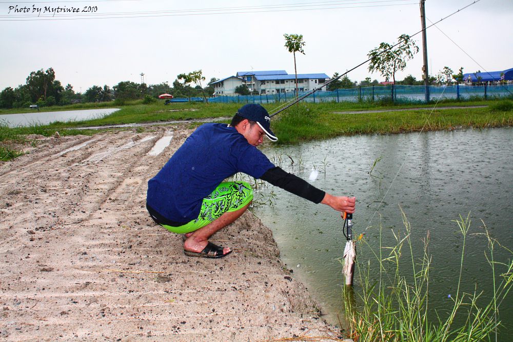 ถึงฝนจะตกแต่เพื่อนปอก็ตีจนได้ตัว :grin: