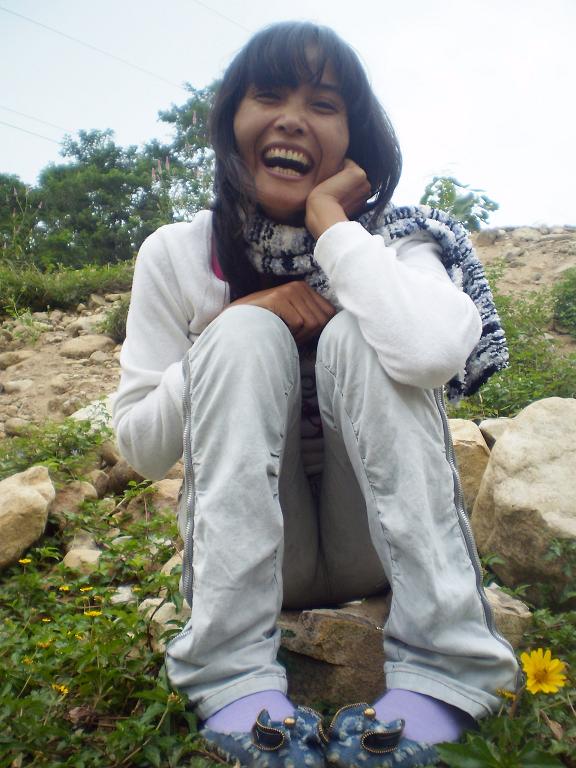 ถ้าแอ๊บไม่ทัน....ฟัน  32  ซี่   ที่หลุดไปมั่งแร๊ว   อาจจะเห็นจนหมด  :laughing: :laughing: :laughing: