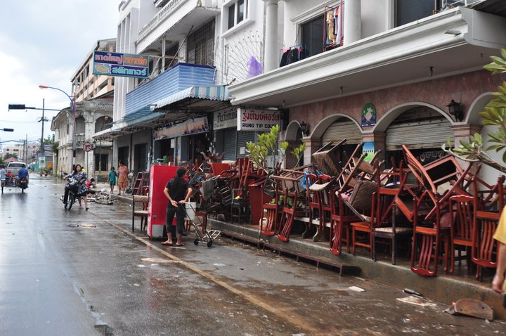ร้านอาหารครับ เสียหายหมด  :sad: :sad: :sad: :cry: :cry: :cry: :cry: