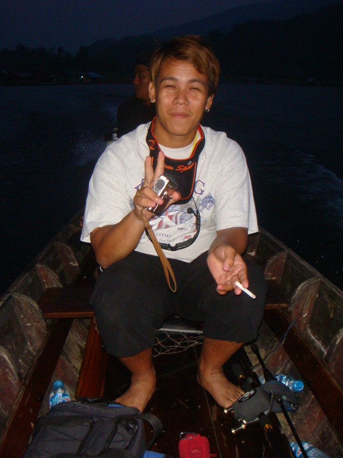 เสร็จสิ้น...ทำการลงเรือออกไปตีปลา....ก