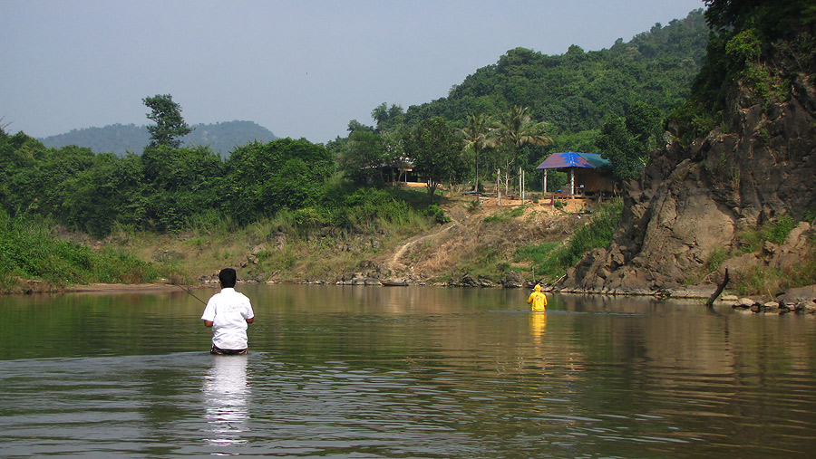 
    ยังคงให้เดินไปเรื่อยๆ  หมดแรงแล้วกลับมานั่งเรือนะ.... :spineyes: :grin: :laughing: