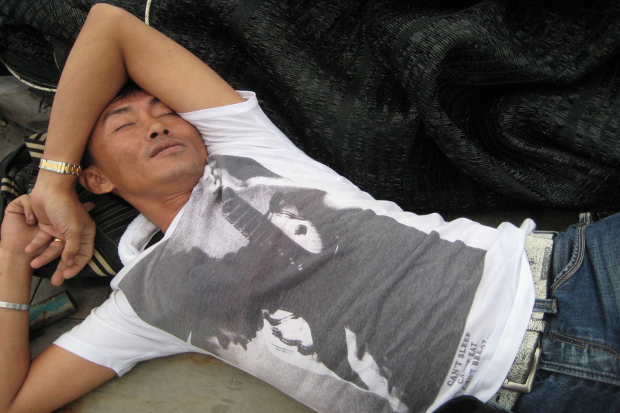 น็อกแล้วครับ โดนไปครึ่งลิตรยังไม่ถึงที่เลย เรียบร้อย :sleep: