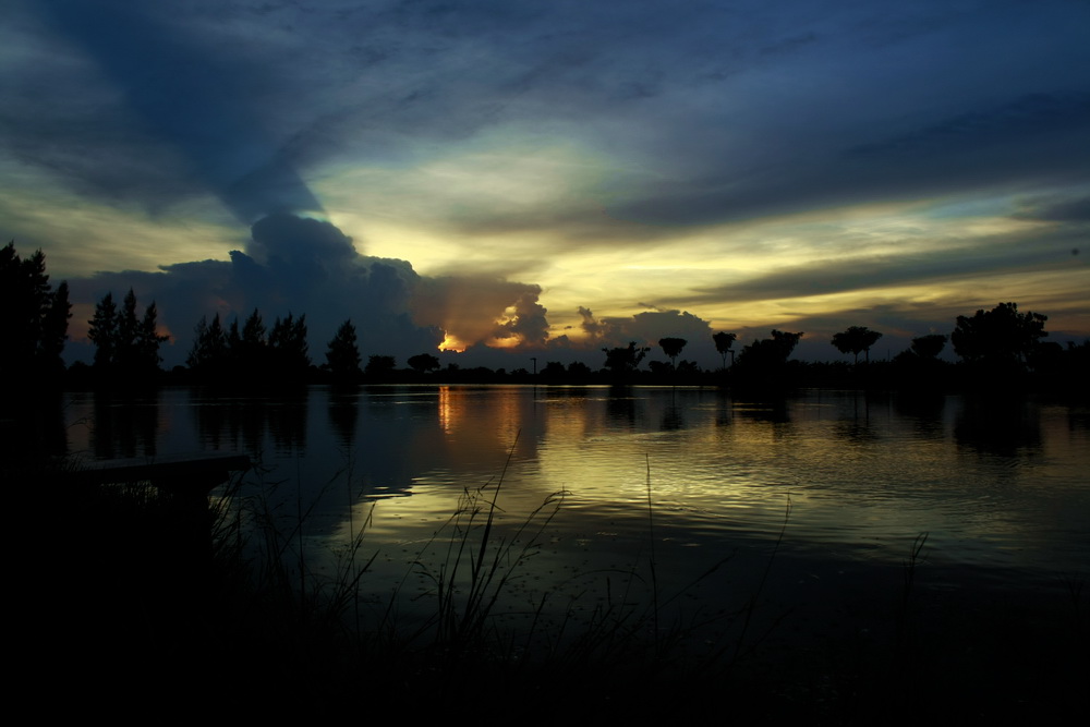 [q][i]อ้างถึง: kspeedsound posted: 09-10-2553, 23:58:22[/i]

ภาพเปิด 