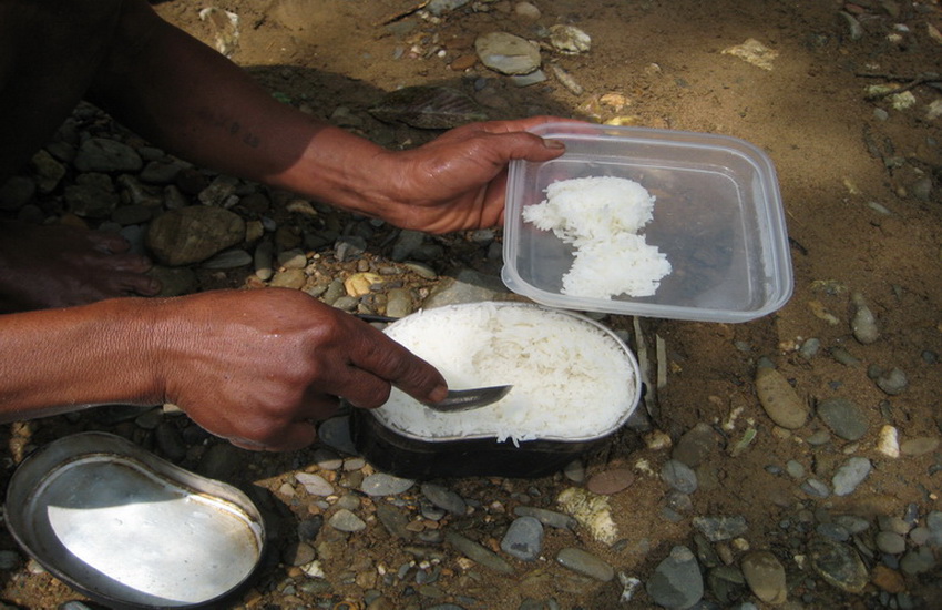 ข้าวสุกแล้วครับ กินข้าวด้วยกันครับ