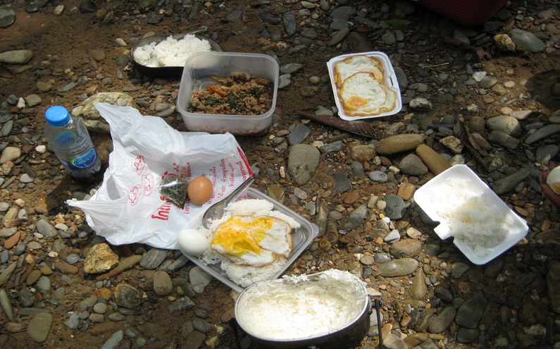 กับข้าวง่ายๆ ไข่ดาว ไข่ต้ม ผัดกระเพ