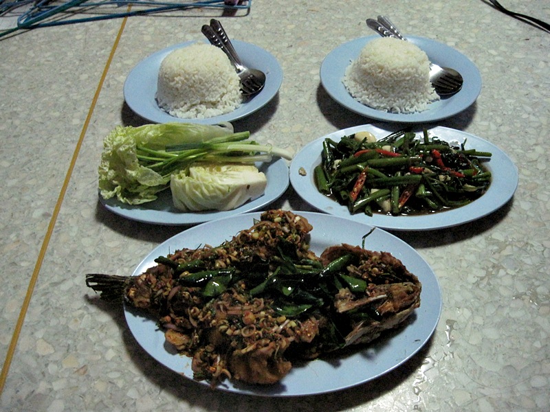 เชิญมาทานข้าวรอบดึกกันครับทุกๆ ท่า