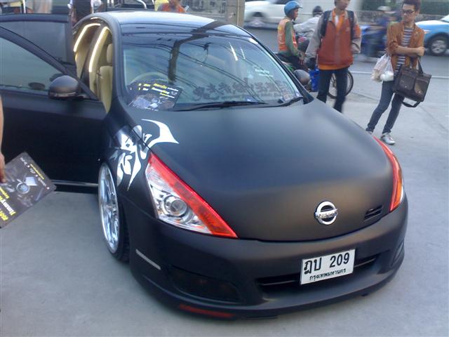 คันนี้ NISSAN ครับ สวยมากๆ เลย ดำด้านครับ  :love: