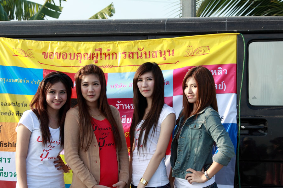 เริ่มถ่ายรูปได้ก็ตอนหมดเวลาแข่งนี่แหละครับ เพราะไม่ต้องหาปลาแล้ว  :grin: