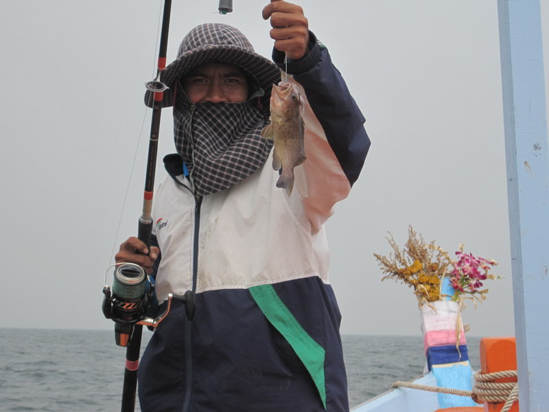 ตัดไปที่หัวเรือ  ก็อัดเก๋ายักษ์ขึ้