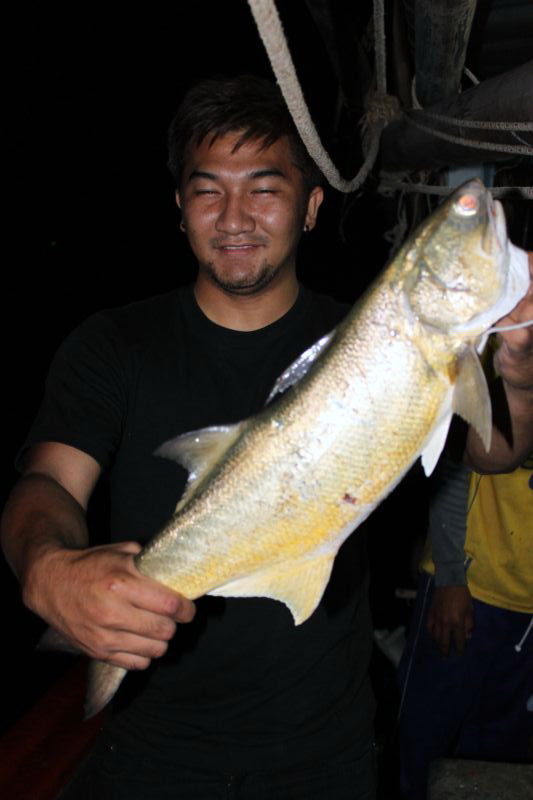 พอเราวิ่งเรือเข้าหมายได้ไม่นาน  ลง