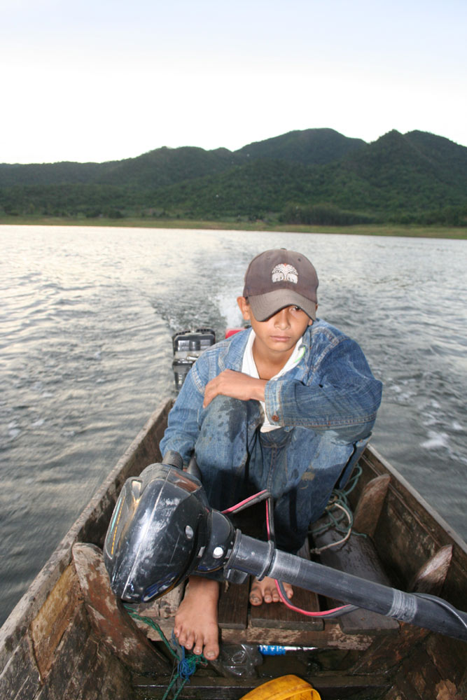 ไต๋รูปหล่อ.............. :laughing: :laughing: :laughing: :laughing:
...........
หวัดดีครับ น้า...