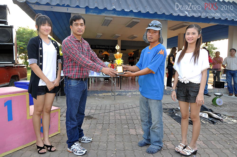 ได้เวลาแจกถ้วยแล้วครับ  :cheer:   :cheer: :cheer:
