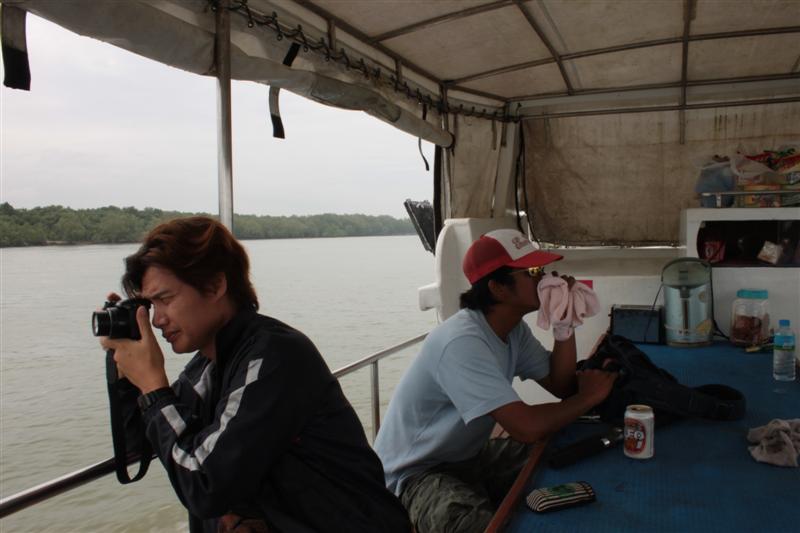 พี่ชานและพี่โก้ยินดีที่รู้จักคับ :grin: