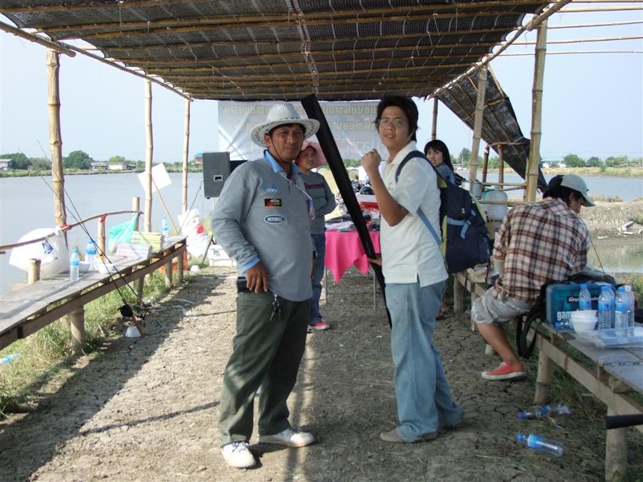 น้าแดง (Shigeru) มาร่วมงานด้วยเวลาอันน้อยนิด จึงขอตัวกลับไปทำงานต่อครับ ขอบคุณมากๆครับ
:cheer: :che